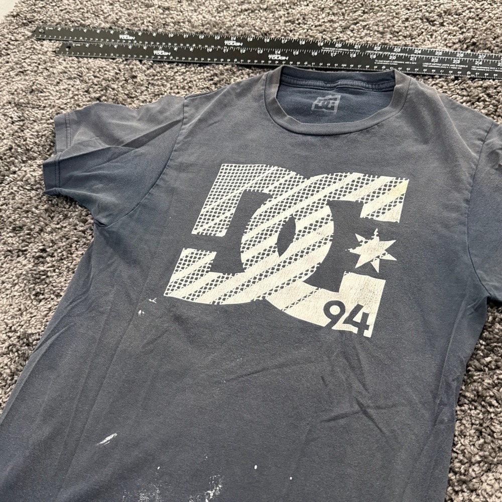 Vintage DC Shoes Graphic T-Shirt Mens Navy Blue Fair Paint Splatter Small
